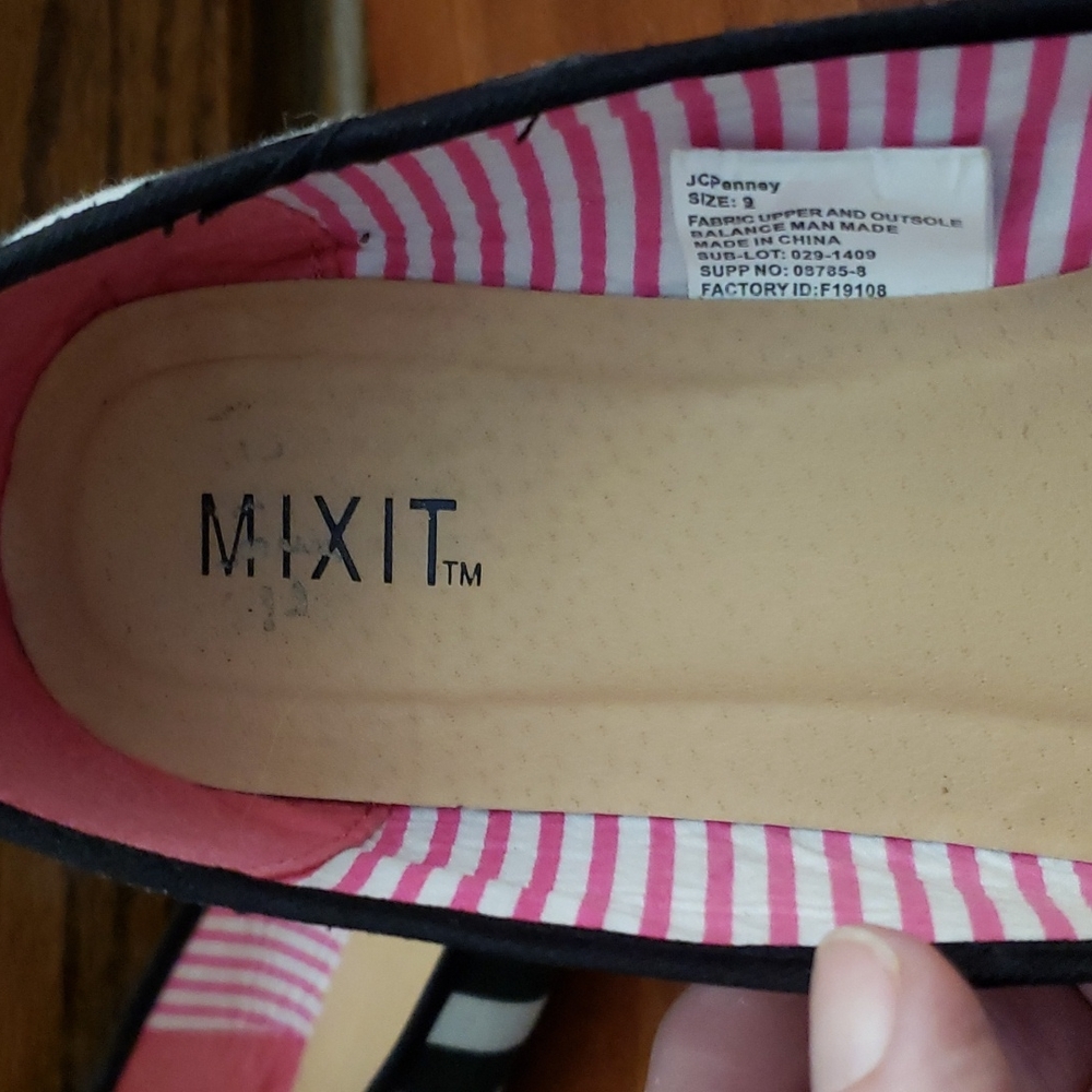 Ballet Flats - Picture 5 of 9